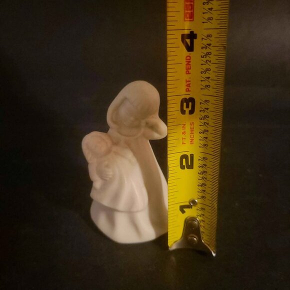 Vintage "Sleepy Girl with Doll" Figurine Signed and Dated - Picture 7 of 8